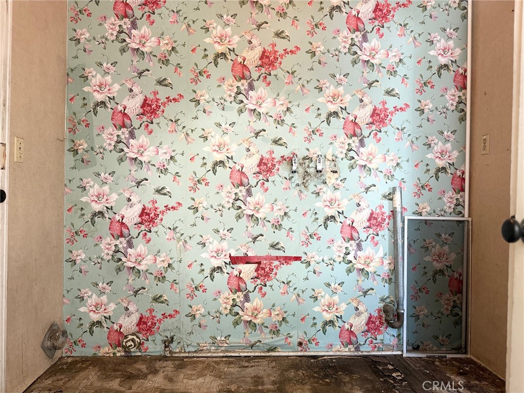 https://media.crmls.org/medias/1337a8da-fe8b-4b24-9338-a11a6533d70b.jpg?preset=X-Large