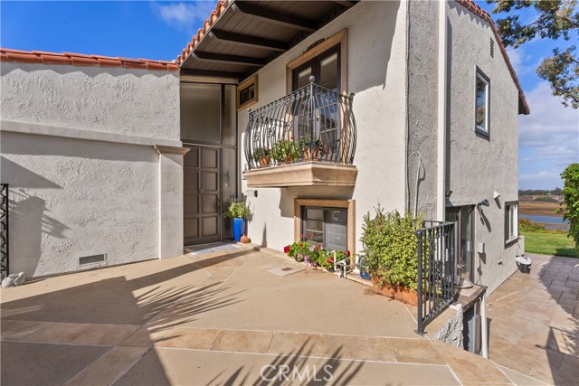 Detail Gallery Image 9 of 47 For 2621 Vista Ornada, Newport Beach,  CA 92660 - 3 Beds | 2/1 Baths