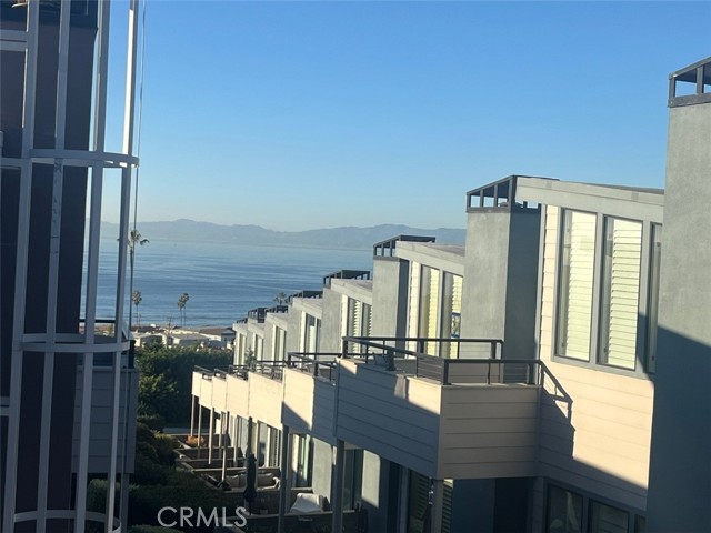 Detail Gallery Image 14 of 20 For 191 Calle Mayor, Redondo Beach,  CA 90277 - 3 Beds | 3 Baths