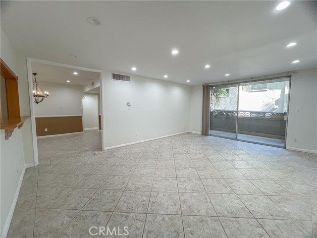 Detail Gallery Image 9 of 52 For 15248 Dickens St #105,  Sherman Oaks,  CA 91403 - 2 Beds | 2 Baths