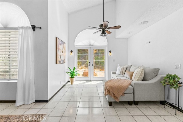 589 S Sutter Avenue, San Bernardino CA: https://media.crmls.org/medias/133a431e-57ab-437e-a41b-7231c3aaa9f8.jpg