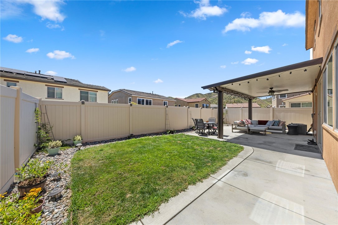 Detail Gallery Image 31 of 41 For 24223 Dandelion Ct, Lake Elsinore,  CA 92532 - 4 Beds | 2/1 Baths