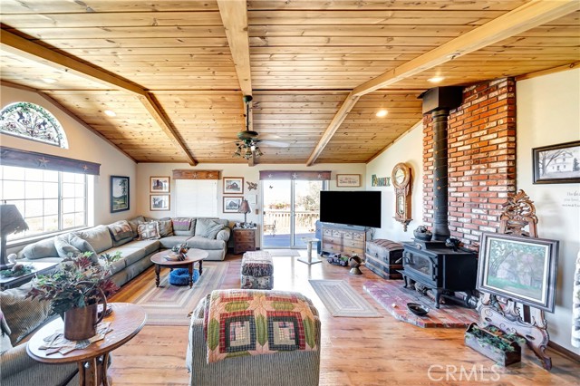 11720 Honeybee Lane, Juniper Hills CA: https://media.crmls.org/medias/133bd08d-e3e8-4dec-a37e-abf9f497b1d5.jpg