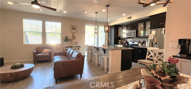 22013 Barrington Way, Saugus CA: https://media.crmls.org/medias/133be7a2-2242-4738-ad76-499096d46ae8.jpg
