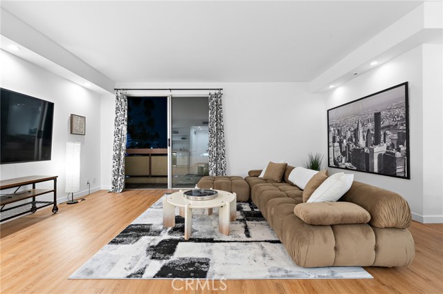 Detail Gallery Image 4 of 30 For 321 S San Vicente Bld #507,  Los Angeles,  CA 90048 - 2 Beds | 2 Baths