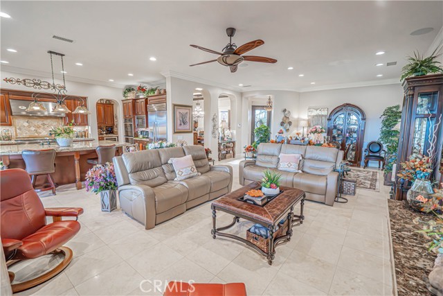 Detail Gallery Image 12 of 75 For 26524 Valley Oak Ln, Valencia,  CA 91381 - 5 Beds | 5/1 Baths