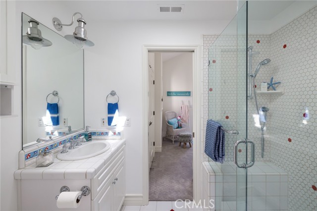 2913 Poinsettia Avenue, Manhattan Beach, California 90266, 5 Bedrooms Bedrooms, ,4 BathroomsBathrooms,Residential,Sold,Poinsettia,SB22091881