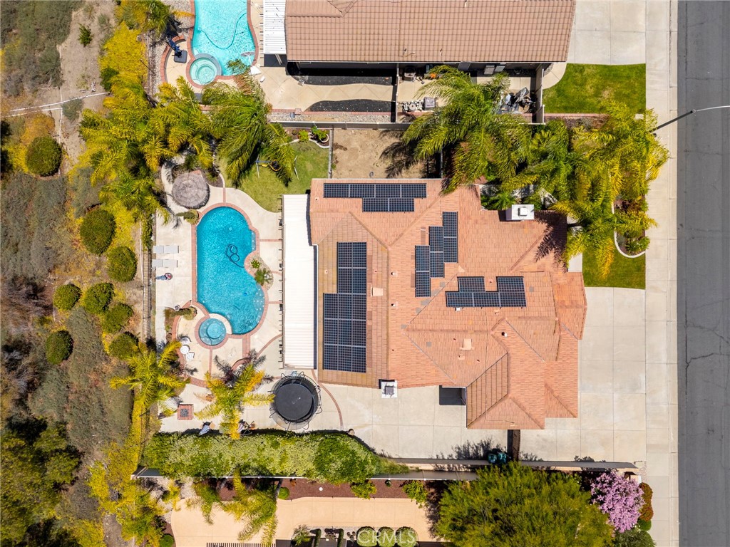 https://media.crmls.org/medias/133db13a-2485-4255-b489-d749aa1c29ef.jpg?preset=X-Large