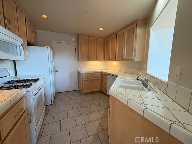 Detail Gallery Image 9 of 23 For 549 Shoal Cir, Redwood City,  CA 94065 - 1 Beds | 2 Baths