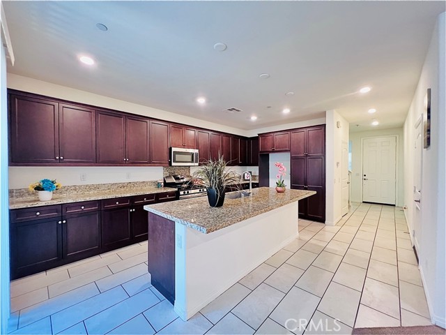 Detail Gallery Image 1 of 49 For 3172 E Mount Rainier Dr, Ontario,  CA 91762 - 4 Beds | 3 Baths