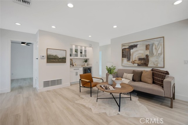 Detail Gallery Image 15 of 43 For 21140 Winterset Dr, Saugus,  CA 91350 - 4 Beds | 2 Baths