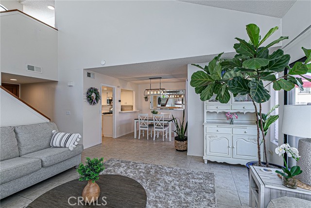 Detail Gallery Image 8 of 36 For 200 Village Circle, Lompoc,  CA 93436 - 2 Beds | 1/1 Baths