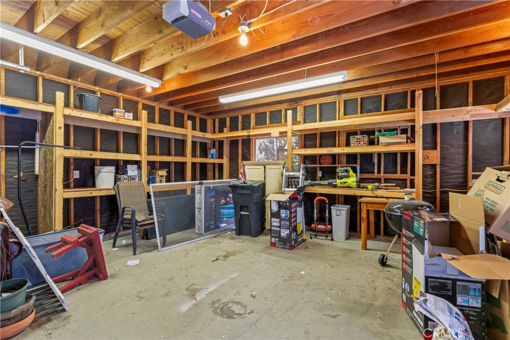 https://media.crmls.org/medias/133fcdd5-8289-4933-931f-53dd7aae059b.jpg?preset=X-Large