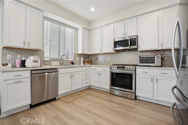 Detail Gallery Image 17 of 45 For 25114 Narbonne Ave #G,  Lomita,  CA 90717 - 3 Beds | 2/1 Baths