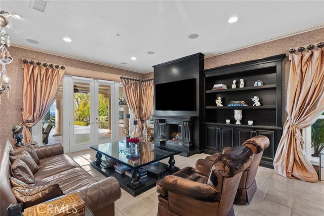 3724 Winford Drive, Tarzana CA: https://media.crmls.org/medias/13408a87-c248-413f-8118-6abee000c929.jpg