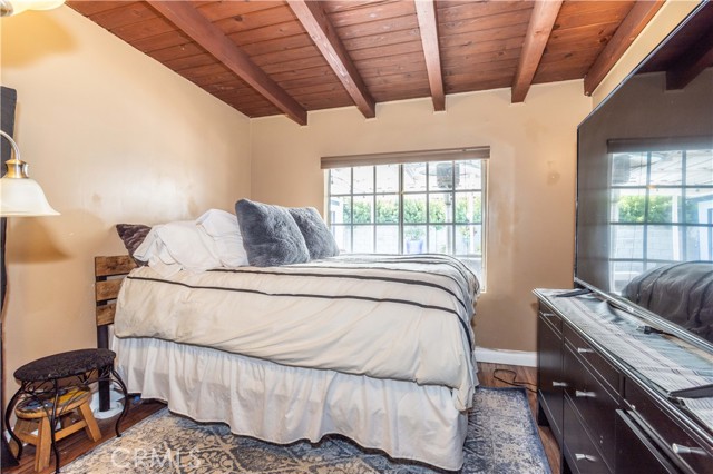 Detail Gallery Image 23 of 39 For 5710 Wilbur Ave, Tarzana,  CA 91356 - 4 Beds | 2 Baths