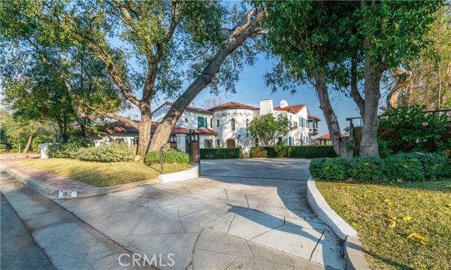 1812 Linda Vista Avenue, Pasadena CA: https://media.crmls.org/medias/134288ab-1084-4532-983e-9f0b505b520d.jpg