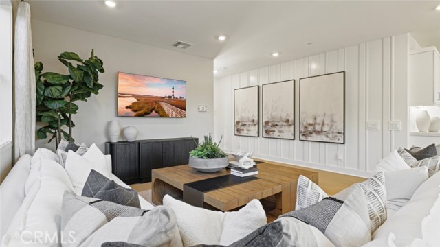 Detail Gallery Image 8 of 33 For 704 Guy Turner Dr, Camarillo,  CA 93010 - 4 Beds | 3 Baths