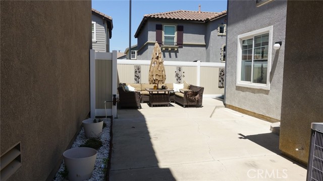 33953 Lily Road, Yucaipa CA: https://media.crmls.org/medias/13434769-538f-482b-bcf3-db4fe54d57af.jpg