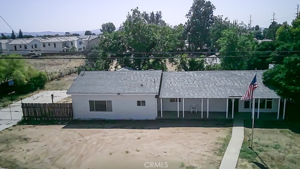 https://media.crmls.org/medias/134408e8-c05b-4bf8-a9df-1b869d7c5a80.jpg?preset=X-Large