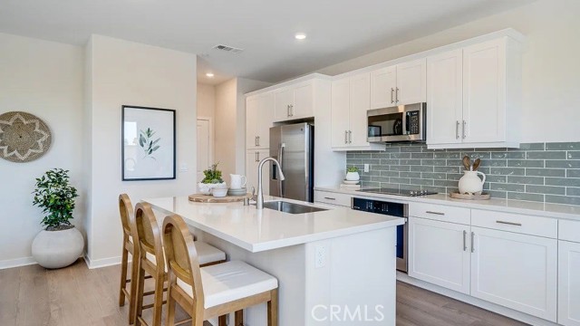 Detail Gallery Image 4 of 23 For 2563 E Hyde Paseo, Ontario,  CA 91762 - 3 Beds | 2/1 Baths