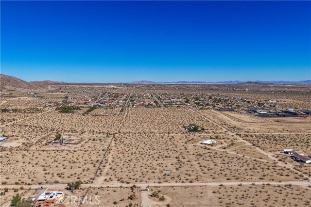 Detail Gallery Image 2 of 18 For 61830 Highland Dr, Joshua Tree,  CA 92252 - – Beds | – Baths