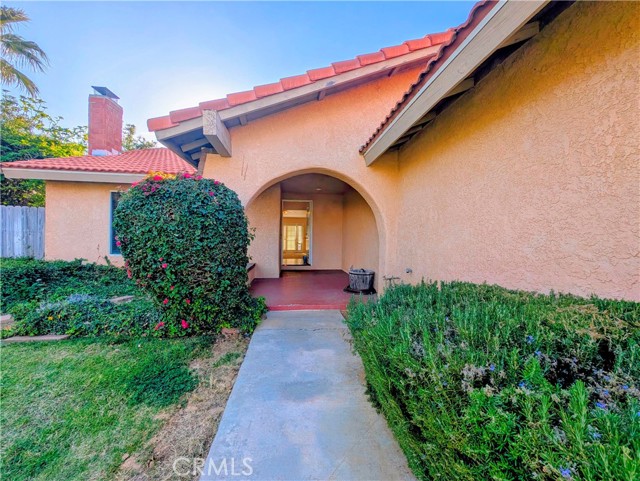 128 Channing Street, Redlands CA: https://media.crmls.org/medias/1344f359-d1e0-4f9b-8895-dc373196c390.jpg