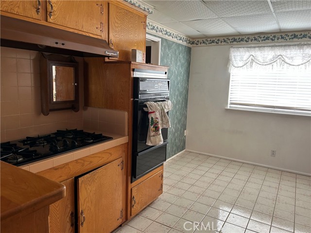 Detail Gallery Image 9 of 13 For 7941 Wentworth Ave, Sunland,  CA 91040 - 3 Beds | 2 Baths