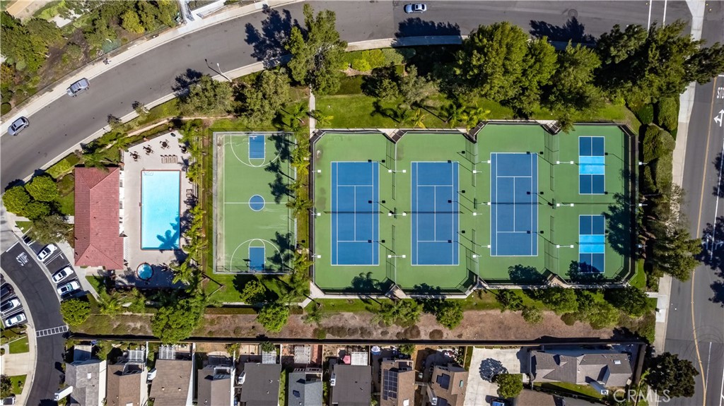 https://media.crmls.org/medias/1345478d-ccf9-4146-a631-d065e52e5cee.jpg?preset=X-Large