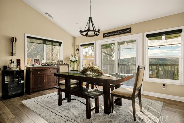 Detail Gallery Image 10 of 30 For 26680 Merced, Lake Arrowhead,  CA 92352 - 3 Beds | 2/1 Baths