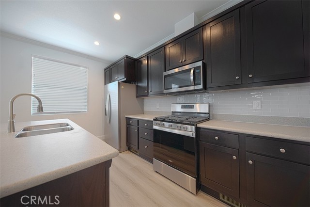 Detail Gallery Image 6 of 22 For 2103 245th St #7,  Lomita,  CA 90717 - 2 Beds | 2 Baths