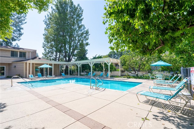 Detail Gallery Image 31 of 32 For 10055 Melinda Way #4,  Northridge,  CA 91325 - 3 Beds | 2/1 Baths