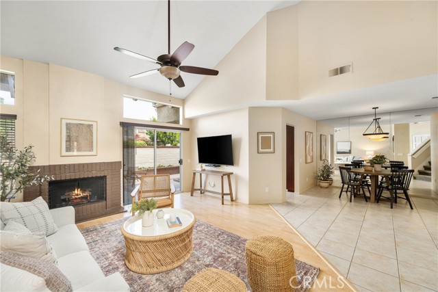 Detail Gallery Image 9 of 38 For 2527 Avenita Alpera, Tustin,  CA 92782 - 2 Beds | 2/1 Baths