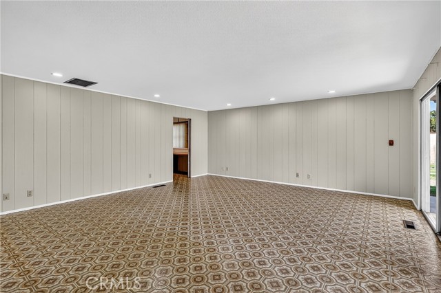 5382 Park Place, Chino CA: https://media.crmls.org/medias/13488709-7f3d-4e71-9716-940a56cd75ce.jpg