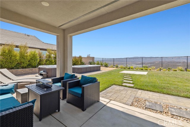 Detail Gallery Image 10 of 34 For 28528 Wildflower Terrace, Castaic,  CA 91384 - 3 Beds | 3 Baths