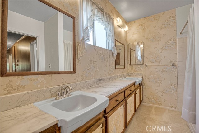 8834 Gerald Avenue, North Hills CA: https://media.crmls.org/medias/1348a891-a21f-43b5-a4d8-6a81df64919a.jpg