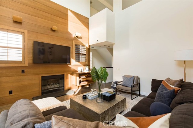 Detail Gallery Image 33 of 38 For 615 7th Street, Huntington Beach,  CA 92648 - 4 Beds | 4/1 Baths