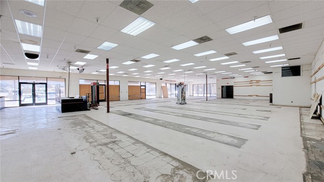  Commercial for Sale in Phelan, California
