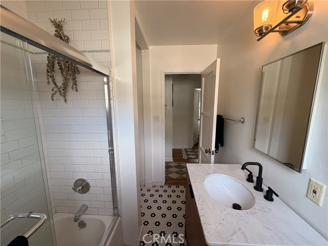 Detail Gallery Image 25 of 42 For 3989 Coolidge, Los Angeles,  CA 90066 - 3 Beds | 2 Baths