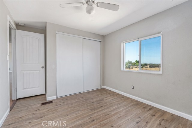 6320 Cholame Road, Phelan CA: https://media.crmls.org/medias/1349acef-c1fe-49ee-b7c1-2e07b1c68b9f.jpg