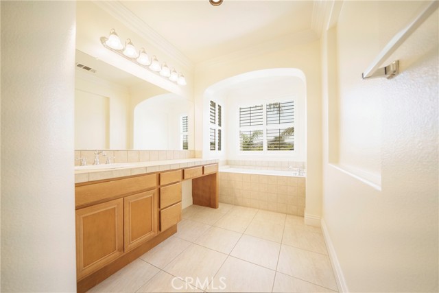 16393 Fox Valley Drive, San Diego CA: https://media.crmls.org/medias/1349b25e-9b5a-441a-9776-2c551a5882c6.jpg