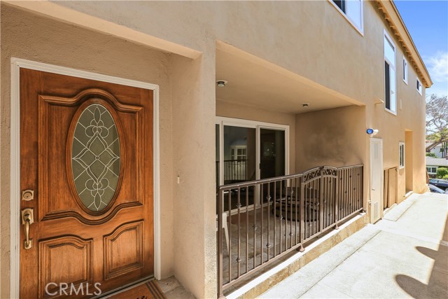 617 Iris Avenue, Corona del Mar CA: https://media.crmls.org/medias/1349ffdd-ce10-46d3-80ba-b24071fe0888.jpg