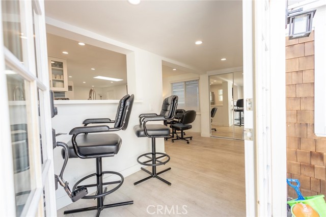 Detail Gallery Image 5 of 22 For 1825 W Balboa, Newport Beach,  CA 92663 - 2 Beds | 1 Baths