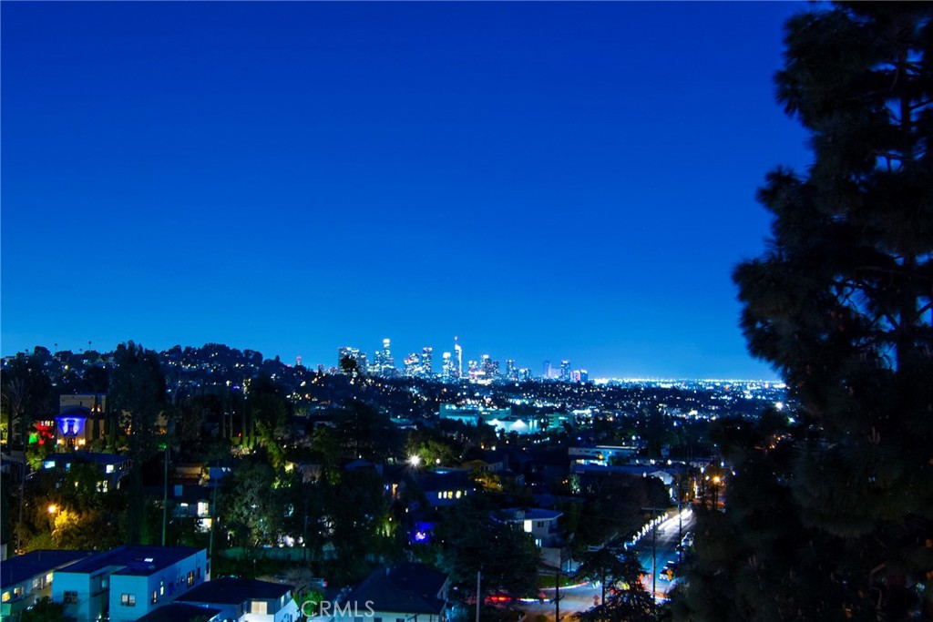 https://media.crmls.org/medias/134a9b0b-a3b3-4889-bf2f-22ac5aa50db6.jpg?preset=X-Large