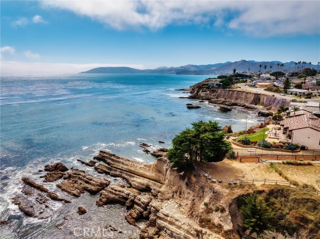 125 Park Place, Pismo Beach CA: https://media.crmls.org/medias/134ae817-27df-4cee-aaaf-348a981aed16.jpg