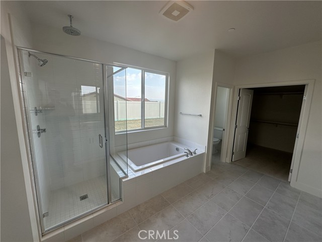 Detail Gallery Image 14 of 16 For 6057 Saddlehorn Ln, Jurupa Valley,  CA 92509 - 4 Beds | 3/1 Baths