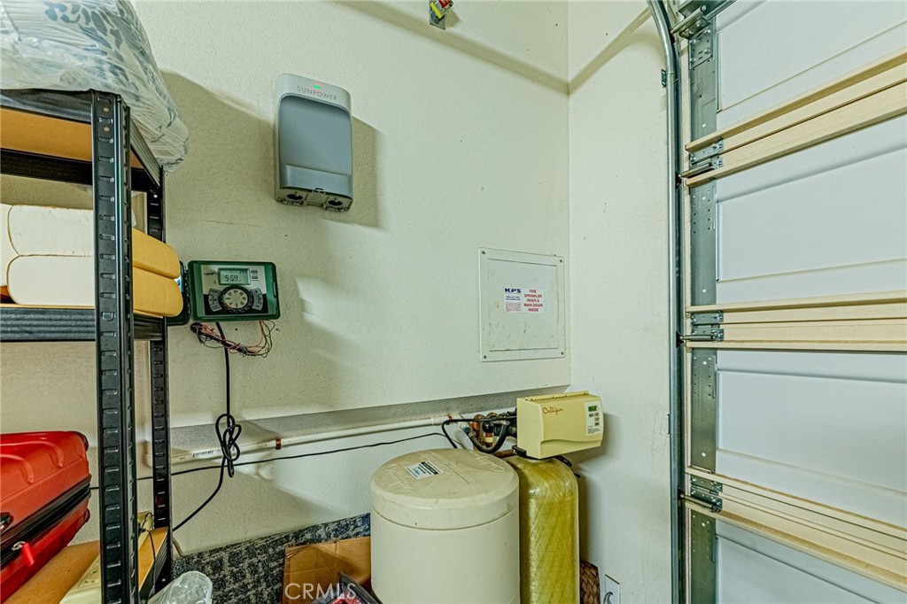 https://media.crmls.org/medias/134ba75f-4c0c-49ec-95c4-bb0b37deab1a.jpg?preset=X-Large
