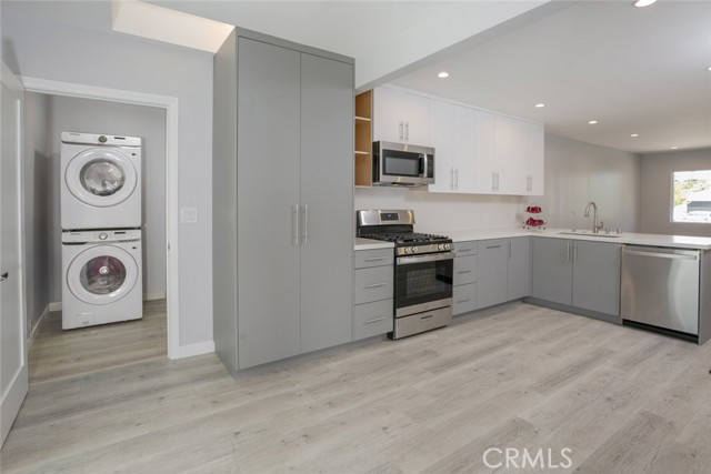 Detail Gallery Image 10 of 30 For 17710 Martha St, Encino,  CA 91316 - 3 Beds | 2 Baths