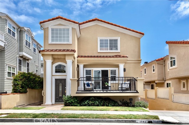 1042 7th Street, Hermosa Beach, California 90254, 4 Bedrooms Bedrooms, ,3 BathroomsBathrooms,Residential Lease,For Rent,1042 7th Street,CRSB24136745