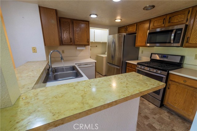 Detail Gallery Image 8 of 37 For 242 E Fern Ave #208,  Redlands,  CA 92373 - 2 Beds | 2 Baths